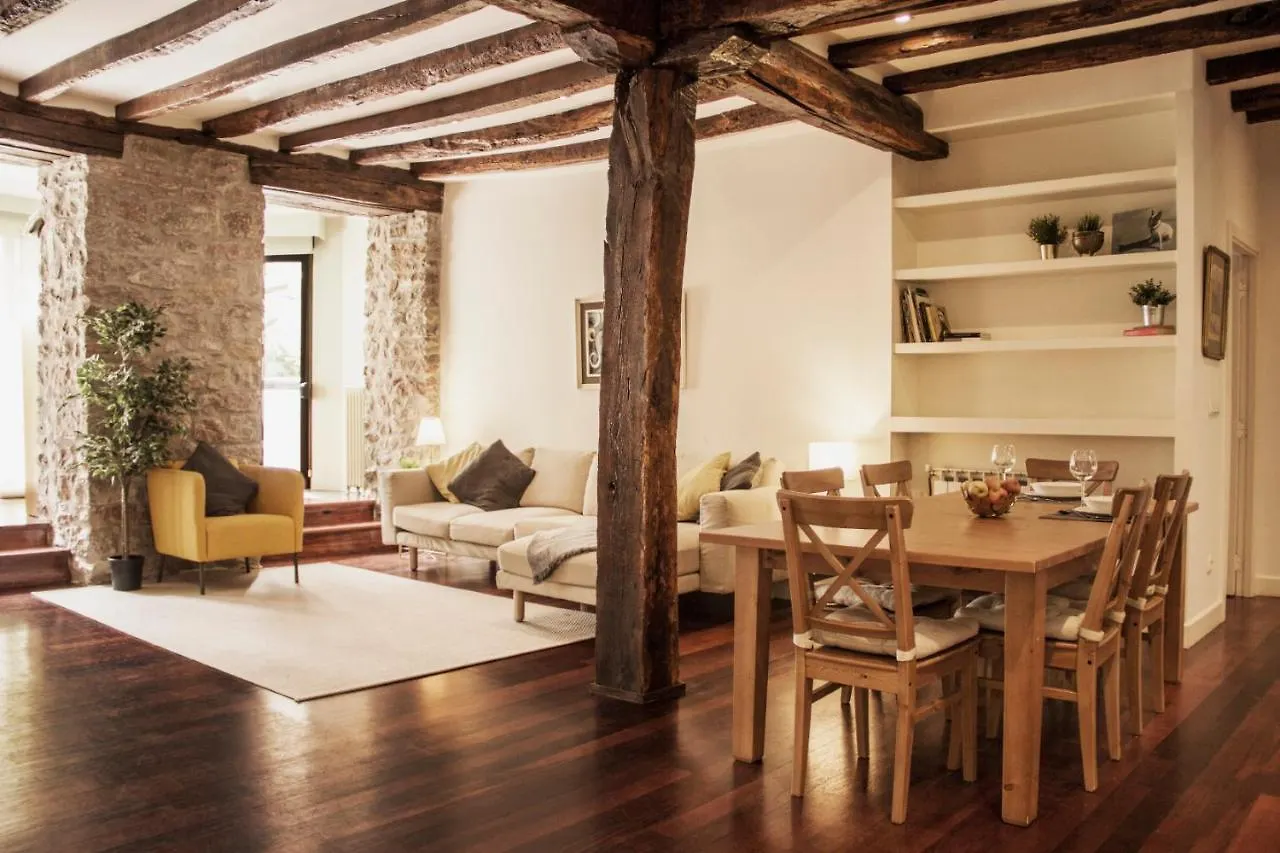Central, Spacious And Authentic Family Apartment location