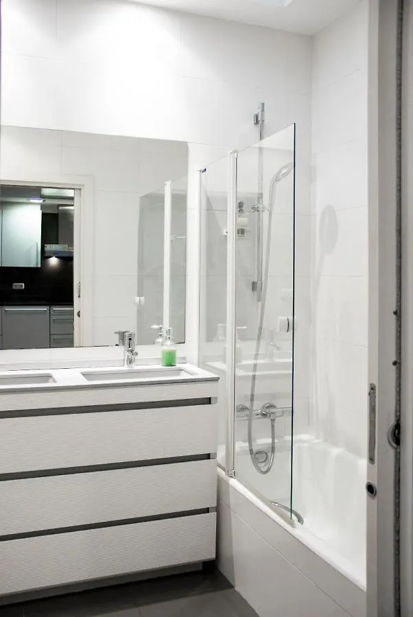 Central, Spacious And Authentic Family Apartment San Sebastian